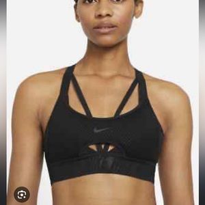 Nike indy strappy bra